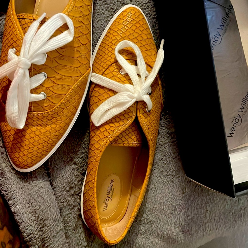 Wendy Williams Tennis Shoe